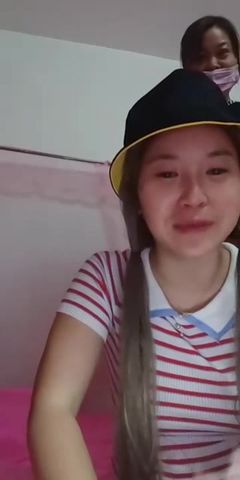 邻家姐姐露脸跟夫妻一起玩双飞