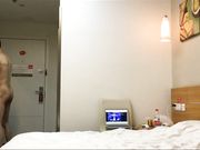 新婚少妇兰兰打着电话被强上