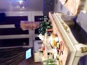 中奖请老铁去KTV包房裸嗨