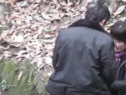 大叔泄火找大妈射完一起牵手离开