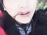 马尾少妇非常骚的约炮摩托司机驾车到野外啪啪秀骚话特别多