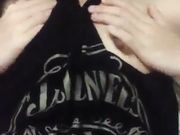 清秀美女魅惑自拍给男友解渴