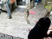 偸拍年轻小媳妇卖力抹油给老公撸