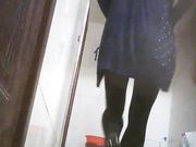 厕所偷拍 长腿黑丝女绝对是个风骚型