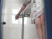 商场厕拍 妹子看起来萌萌哒