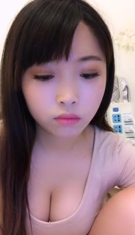 美女嫩妹主播自慰大秀 插到喷水