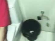 和同事去包房唱K这的小姐服务真不错