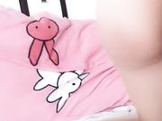 看着还挺嫩的小奶子主播自摸惊现很多的白色不明液体