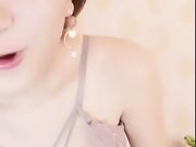 身材不错美乳女主播全裸直播秀毛毛比较多逼逼粉嫩