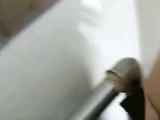 在火车上的厕所操妈妈的骚逼母子乱伦 真刺激