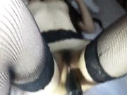 房里一边打电话一边操逼人妻穿着黑丝高跟变得风骚无比
