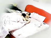 酒店开房偷情这少妇下面毛真多大哥给她舔逼吃了不少毛
