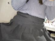 身材苗条性感乖巧妹子边吃东西边被调戏吃完饭开始又吃鸡巴