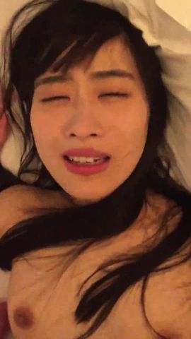 小姐姐让大鸡巴插得身材都抽畜了好像好嗨的样子