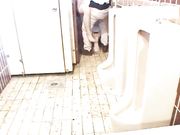 大屌男溷用公厕偶遇醉酒白嫩巨乳少妇扒衣脱裤各种姿势啪