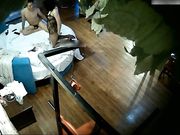 清纯漂亮的美女换上黑丝情趣服和经验丰富的新男友玩扑克,输了要被对方任意宰割,美女一直输被干的呻吟大叫!