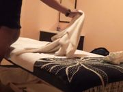 上海某洗浴会所强壮小黑哥加点钱把按摩的良家美女技师给操了