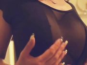 松果儿浴室巨乳照