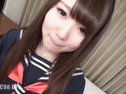 在乡下搭讪发现的可爱女孩穿着制服角色扮演～