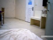 狗爷寒冷冬夜嫖妓这次档次高点棋牌宾馆啪啪150元身材苗条小姐自说有点亏鸡巴没硬就射了
