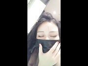 无毛一线天粉木耳奈奈一多秀 身材丰满性感 一线天粉穴水汪汪 坐在马桶上飙尿
