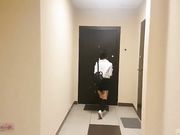 华裔眼镜美眉大学毕业去面试色诱大屌老外三个洞都被插个遍