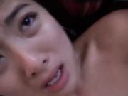 留学生大眼妹李美静和大洋屌公寓激情啪啪鸡巴太大表情貌似很疼苦还不敢发出呻吟