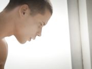 美女用T裤把猛男双手绑住脱光在他面前挑逗他最后被狠狠干了画面诱人