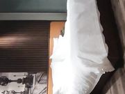 妖艳性感的气质美女秘书下班被公司总监带到酒店潜规则