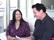 把两个漂亮的姐姐一一勾搭上插入做爱差点被父母发现