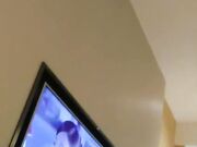 见美女漂亮激烈爆插射完后还不想放她走,抱在腿上玩弄