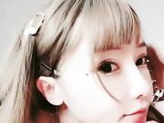 高颜值网红脸妹子连体网袜给炮友口交，舔弄深喉口交