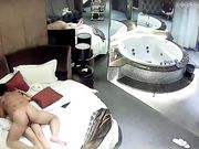 漂亮白嫩气质美女身材性感与男友开房啪啪啪