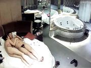 漂亮白嫩气质美女身材性感与男友开房啪啪啪