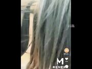 麻豆传媒映画最新番外作品 骚逼女友在作妖-硬上男友当玩具
