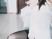 【重磅推荐】推特大神DOM-窒息高质量出品 炮机抽插女教授反差婊 调教完成自己骚