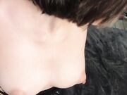 火辣华裔美女小莉狂热主动为洋男友性服务先乳射一次在穿上网袜啪啪