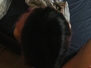 哥哥撞到年轻的后妹妹自慰，然后...