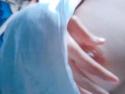 美少女软软趴在床单上火车露点自慰 不怕旁边旅客醒了被强操吗
