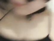 聊了很久的漂亮人妻给我展示美丽的身体