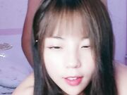 清纯甜美大学和中年大叔骑乘后入从下往上视角进出抽插